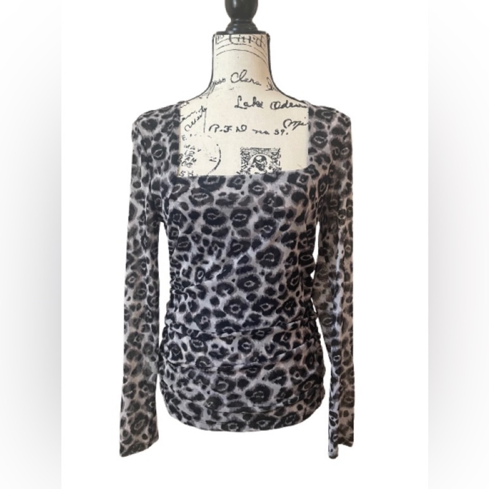 Fitted Black and Gray Animal Print Long Sleeve Blouse